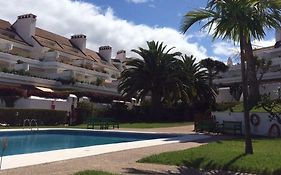 Apartamentos con jardin y pescina